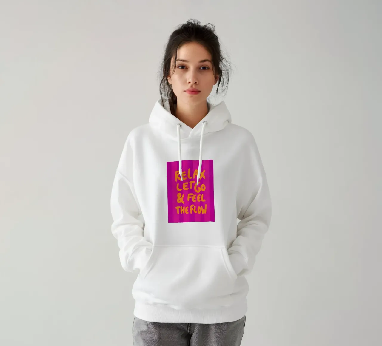 Relax, let go and feel the flow felpa con cappuccio da Illustration Raissa Oltmanns