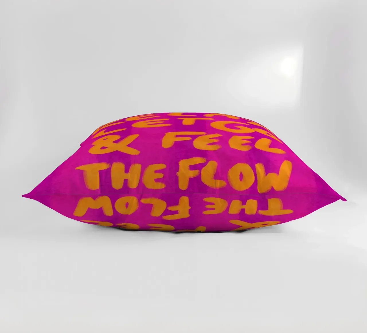 Relax, let go and feel the flow cuscino da Illustration Raissa Oltmanns