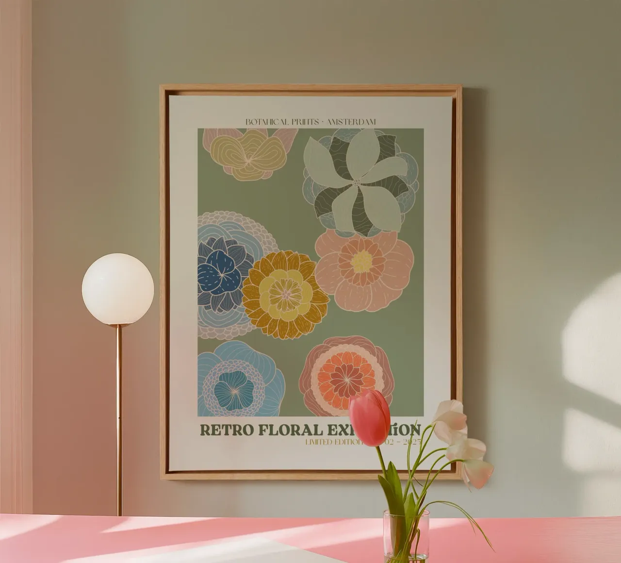 Retro Floral Exhibition No 01 canvas met Baklijst van treechild