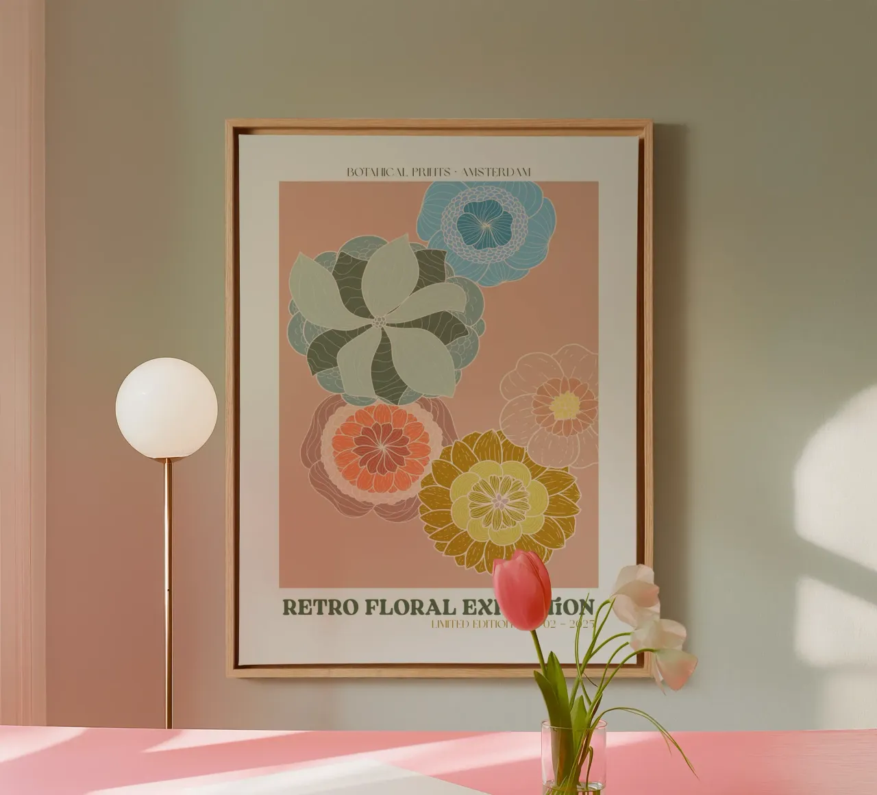 Retro Floral Exhibition No 06 canvas met Baklijst van treechild