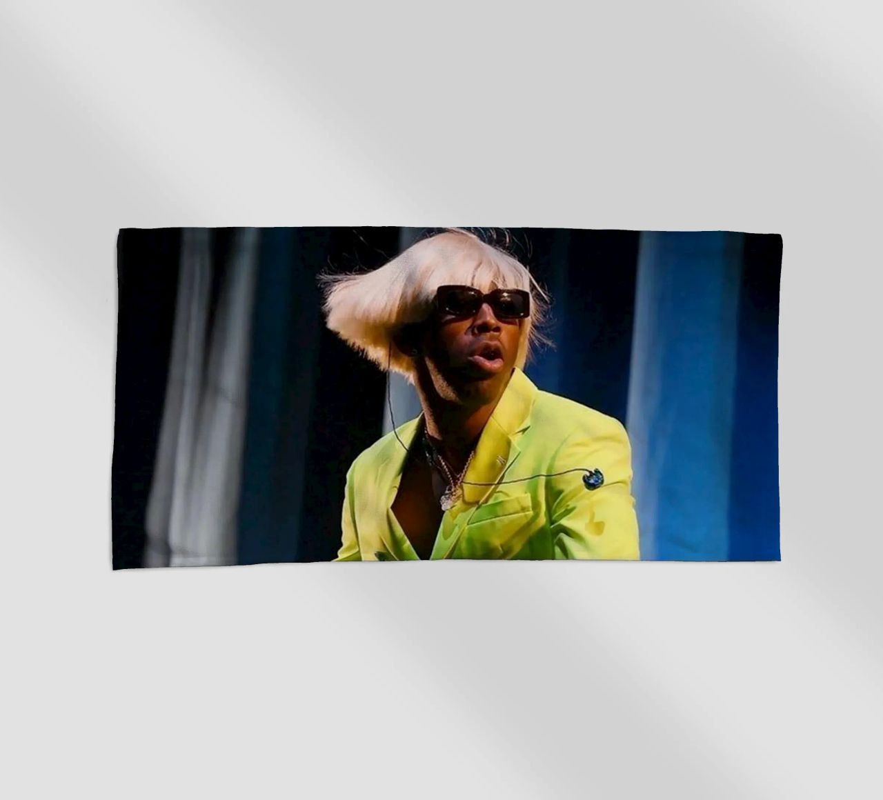 Tyler In performance telo mare da Witon name shop
