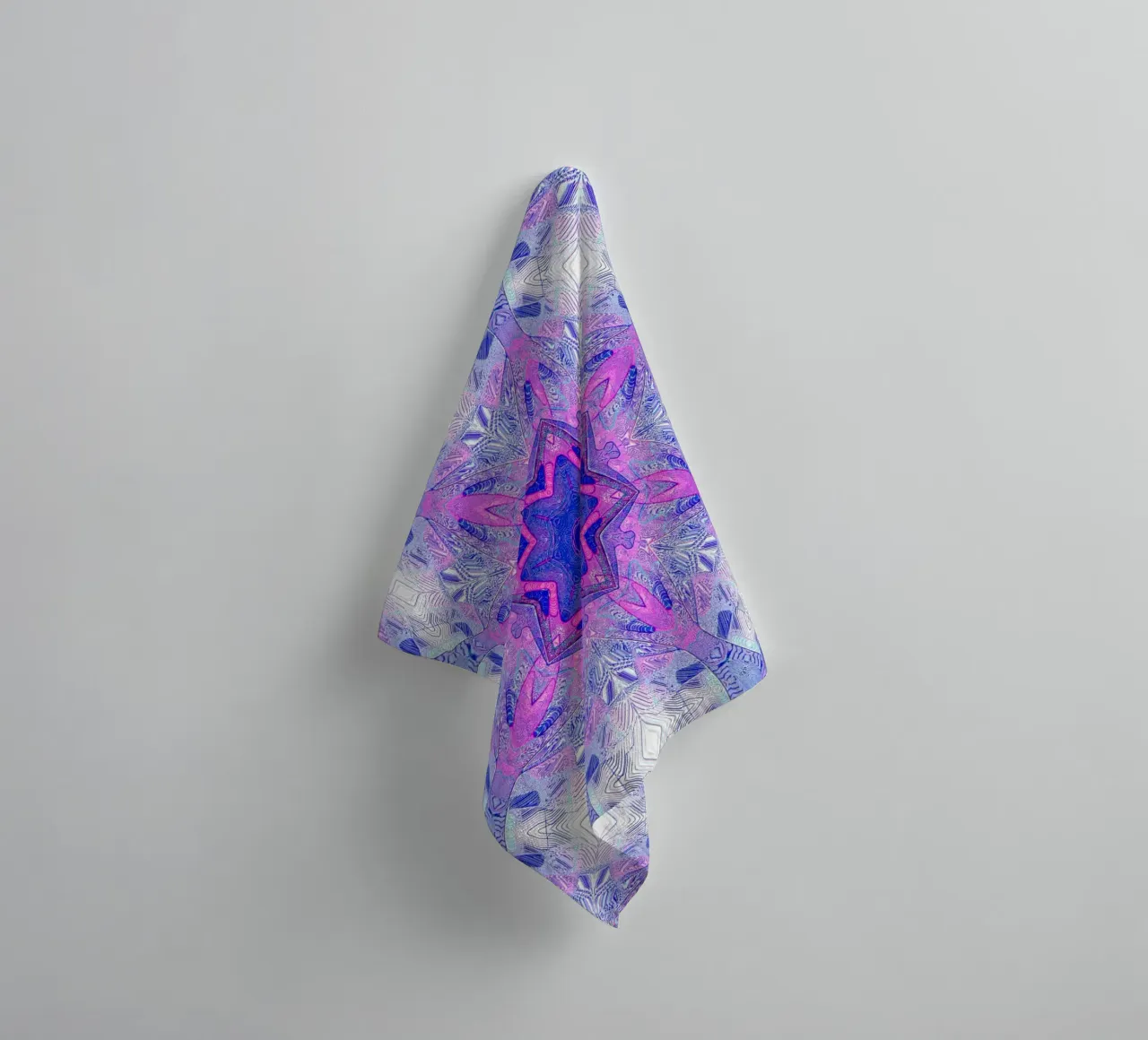 Blauer 8-Zack-Stern umrahmt von Formen in rosa/türkis ... Handtuch von Gürsel Yesil Digital Art