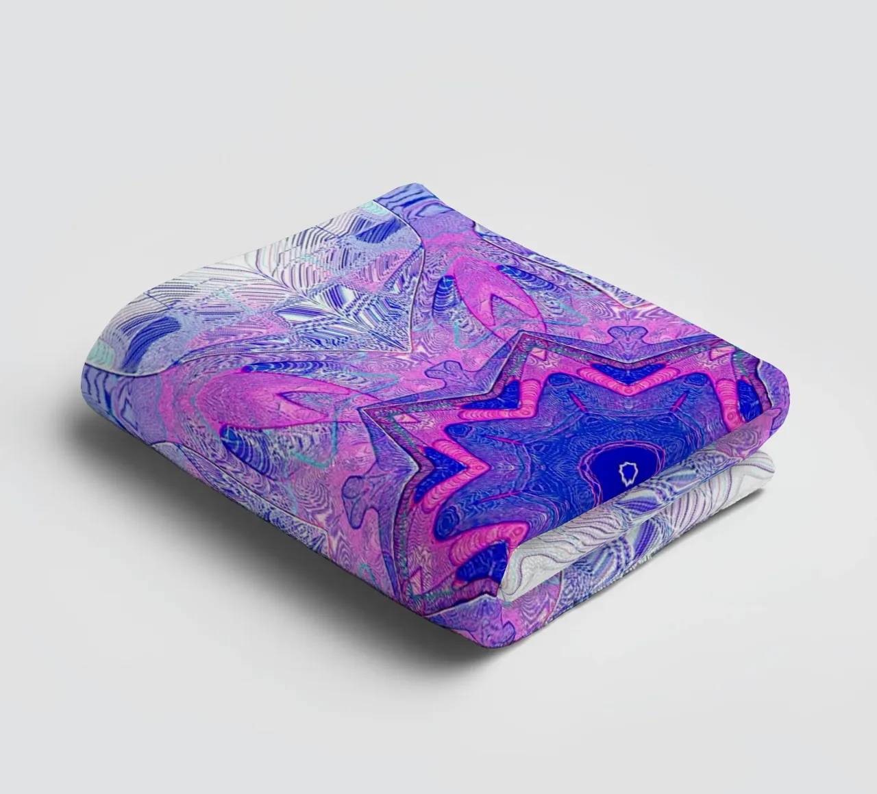 Blauer 8-Zack-Stern umrahmt von Formen in rosa/türkis ... Handtuch von Gürsel Yesil Digital Art