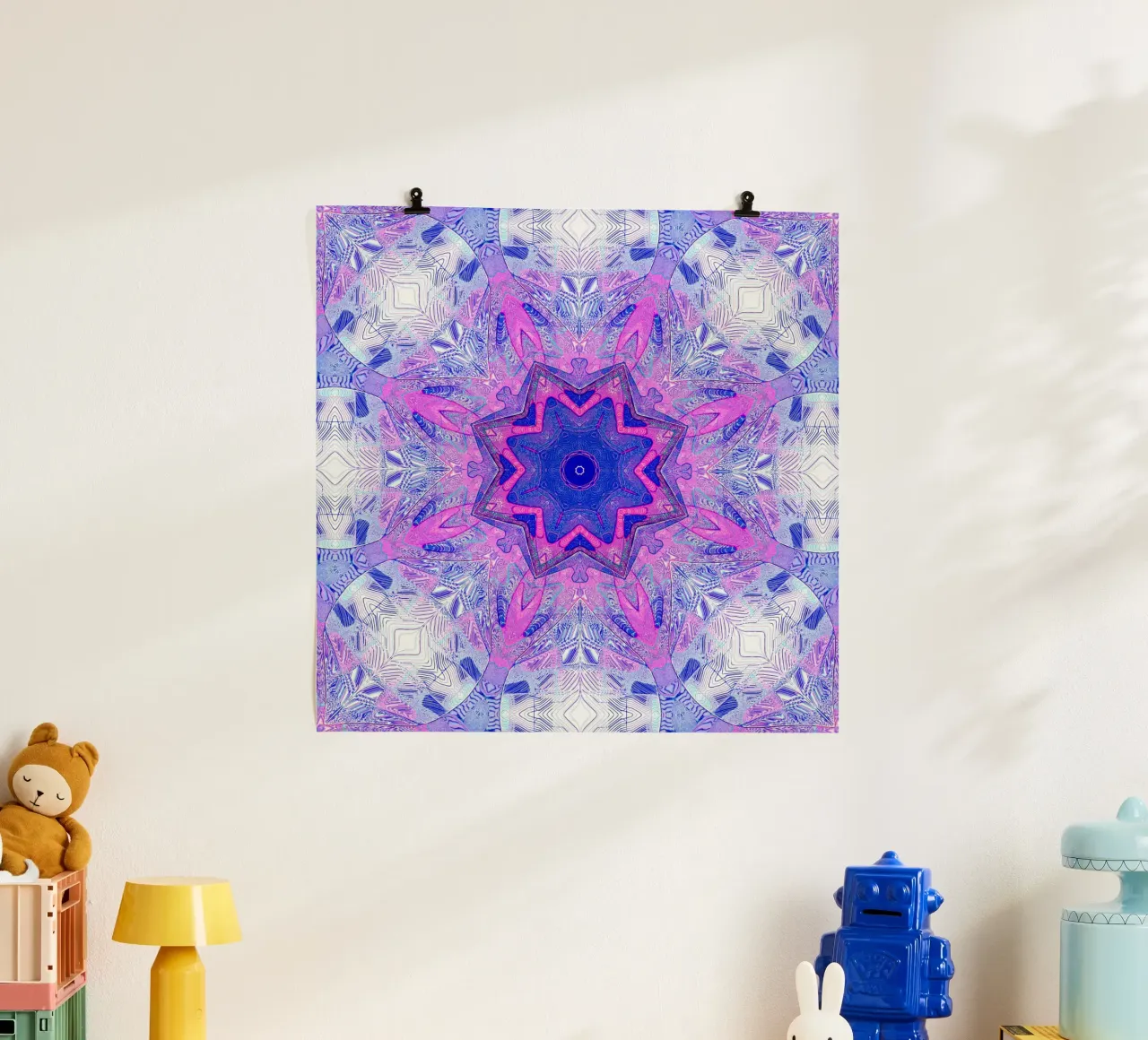 Blauer 8-Zack-Stern umrahmt von Formen in rosa/türkis ... Hahnemühle von Gürsel Yesil Digital Art