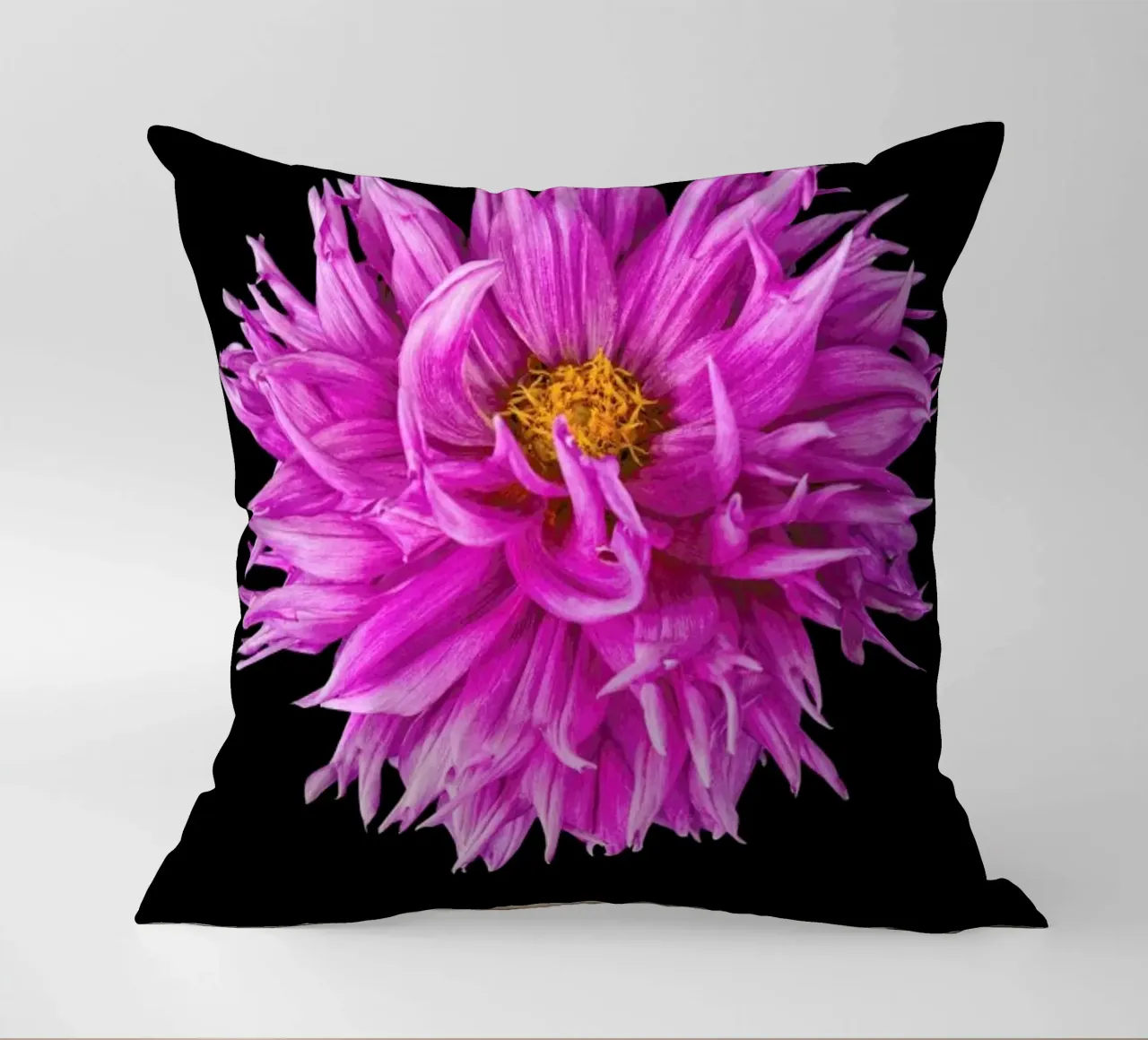 Dahlia 4 cuscino da Curious Collections by Marielle Leenders