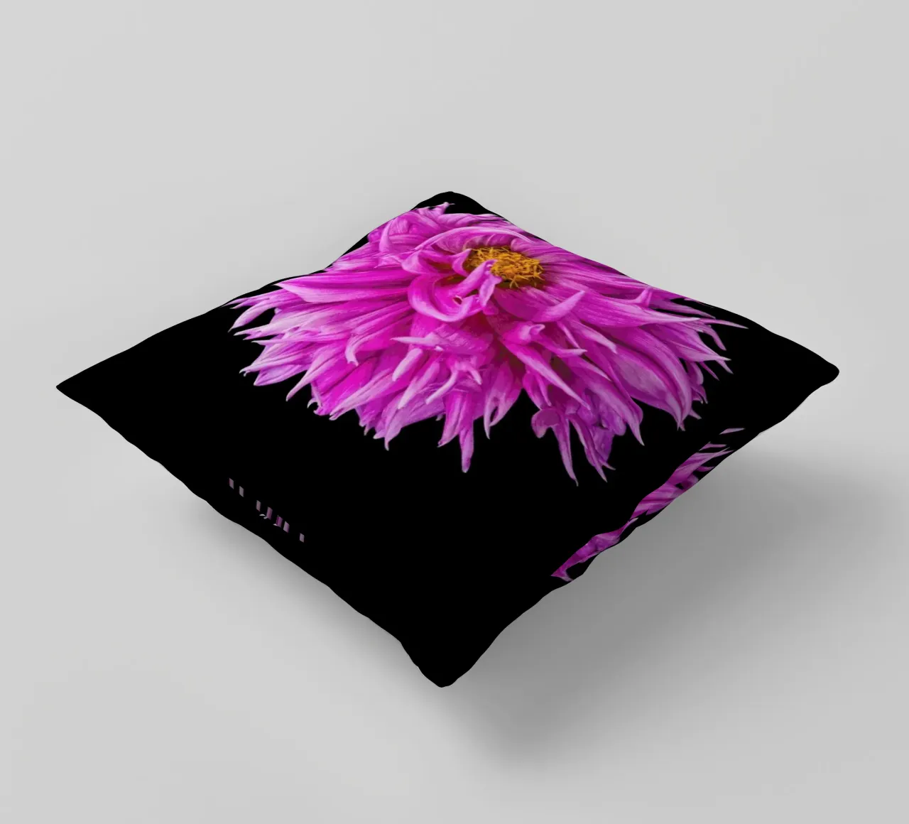 Dahlia 4 cuscino da Curious Collections by Marielle Leenders