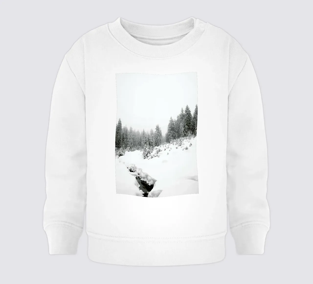 Black River, White Winter Forest felpa neonato da Studio Nahili