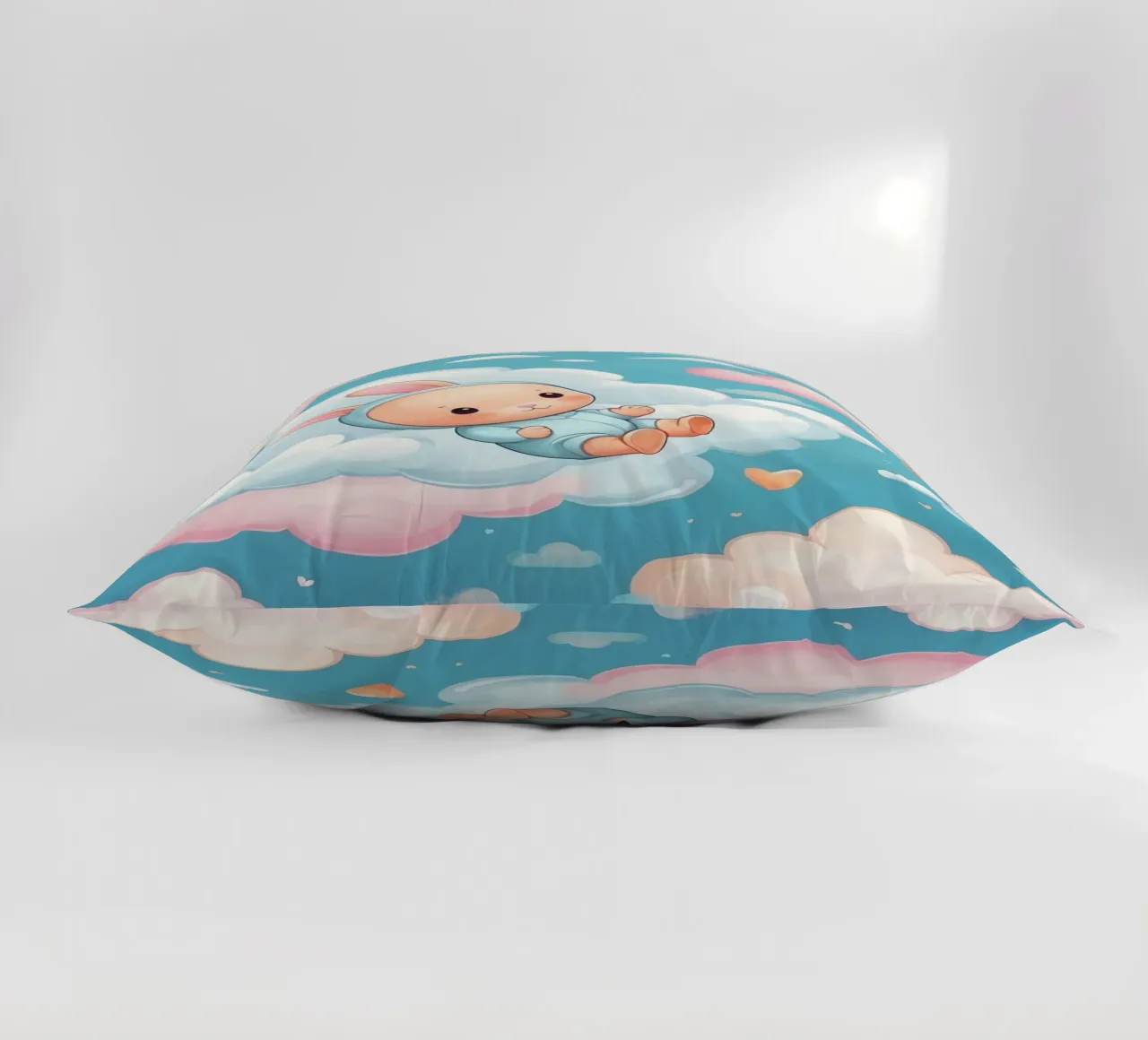 Simpatico coniglietto che fluttua tra soffici nuvole dai colori pastello cuscino da DesignDoodle