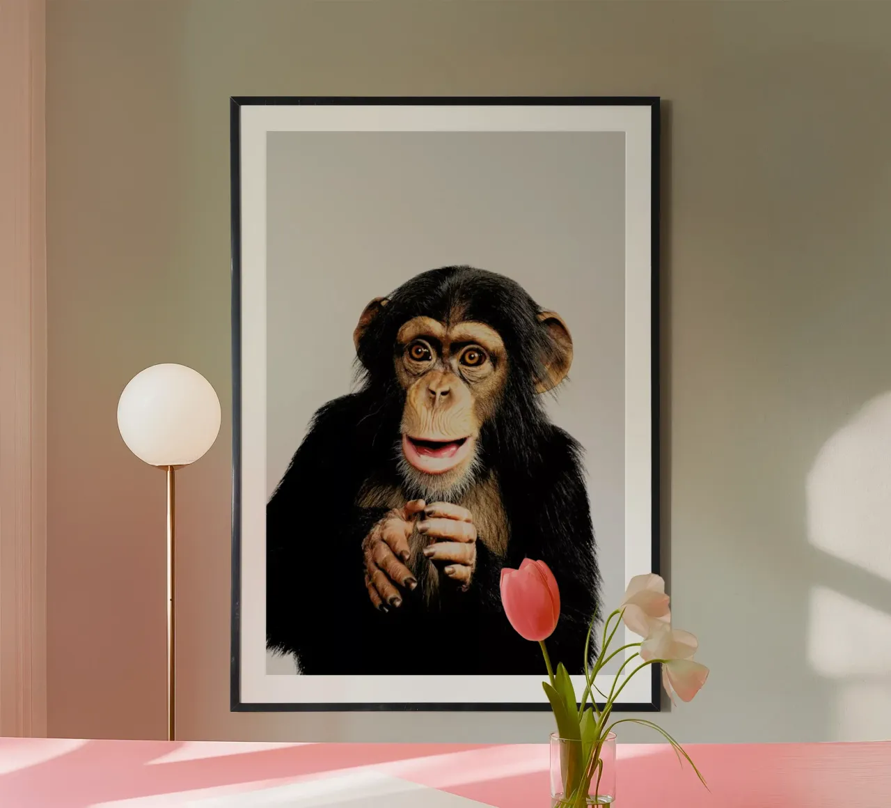 Chimpanzee poster con telaio in alluminio da Paws & Claws