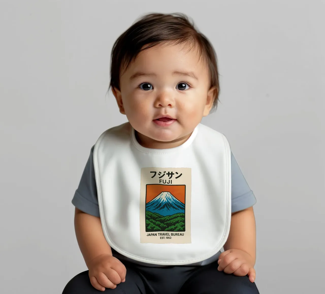 World Icons – Retro Travel Series - Fuji View Babylätzchen von Studio Mooodz