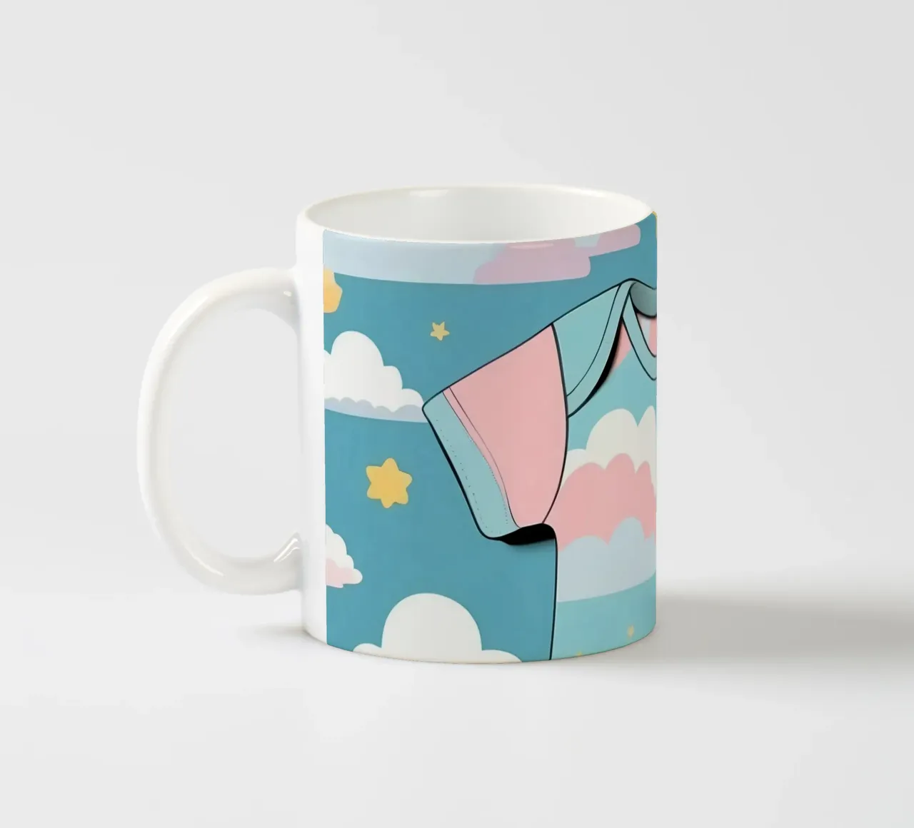 Tutina per neonato con motivo a nuvole nei colori blu, rosa e giallo ton. tazza in ceramica da DesignDoodle