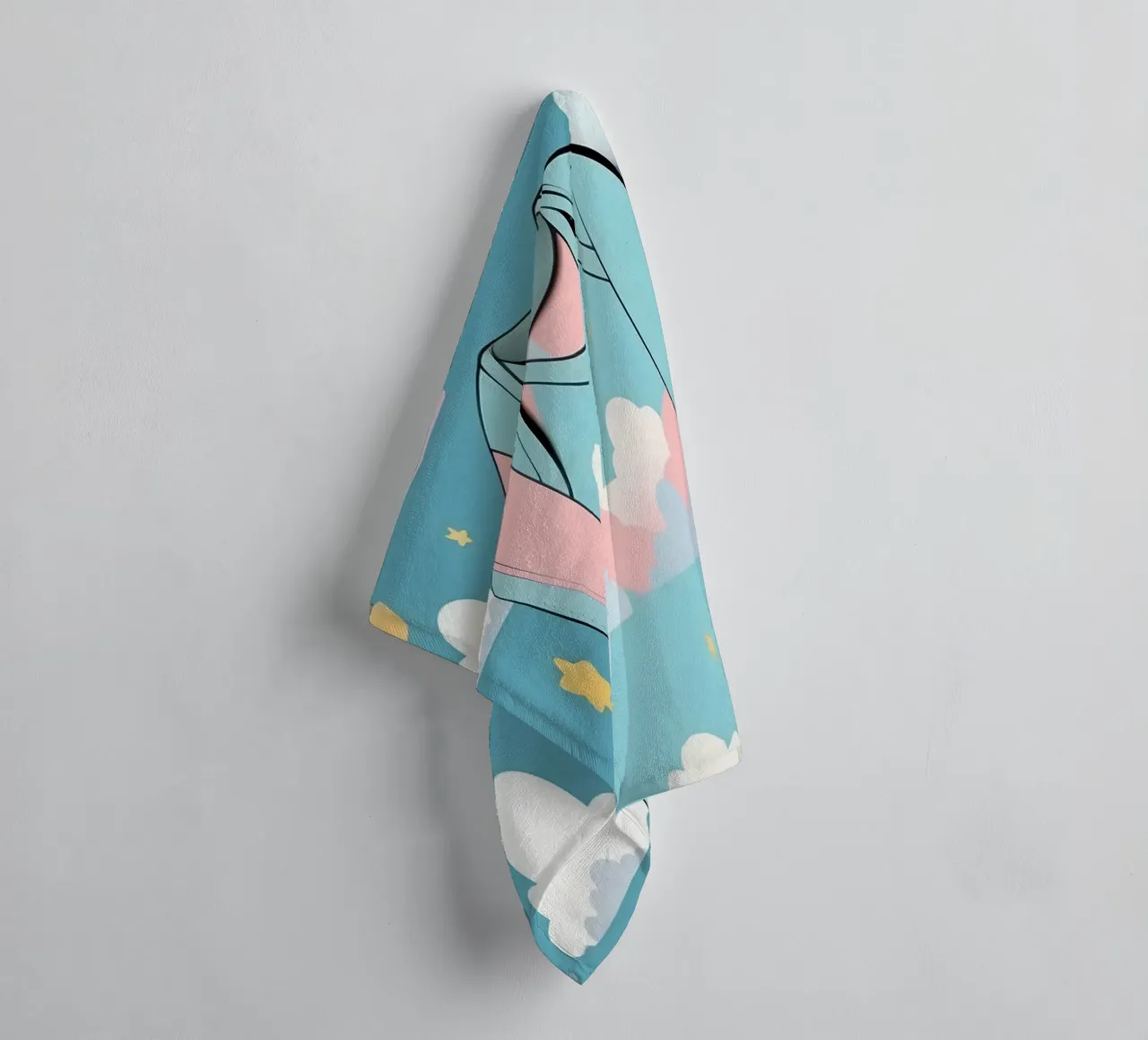 Body de bebé con estampado de nubes en tonos azules, rosas y amarillos toalla de baño de DesignDoodle