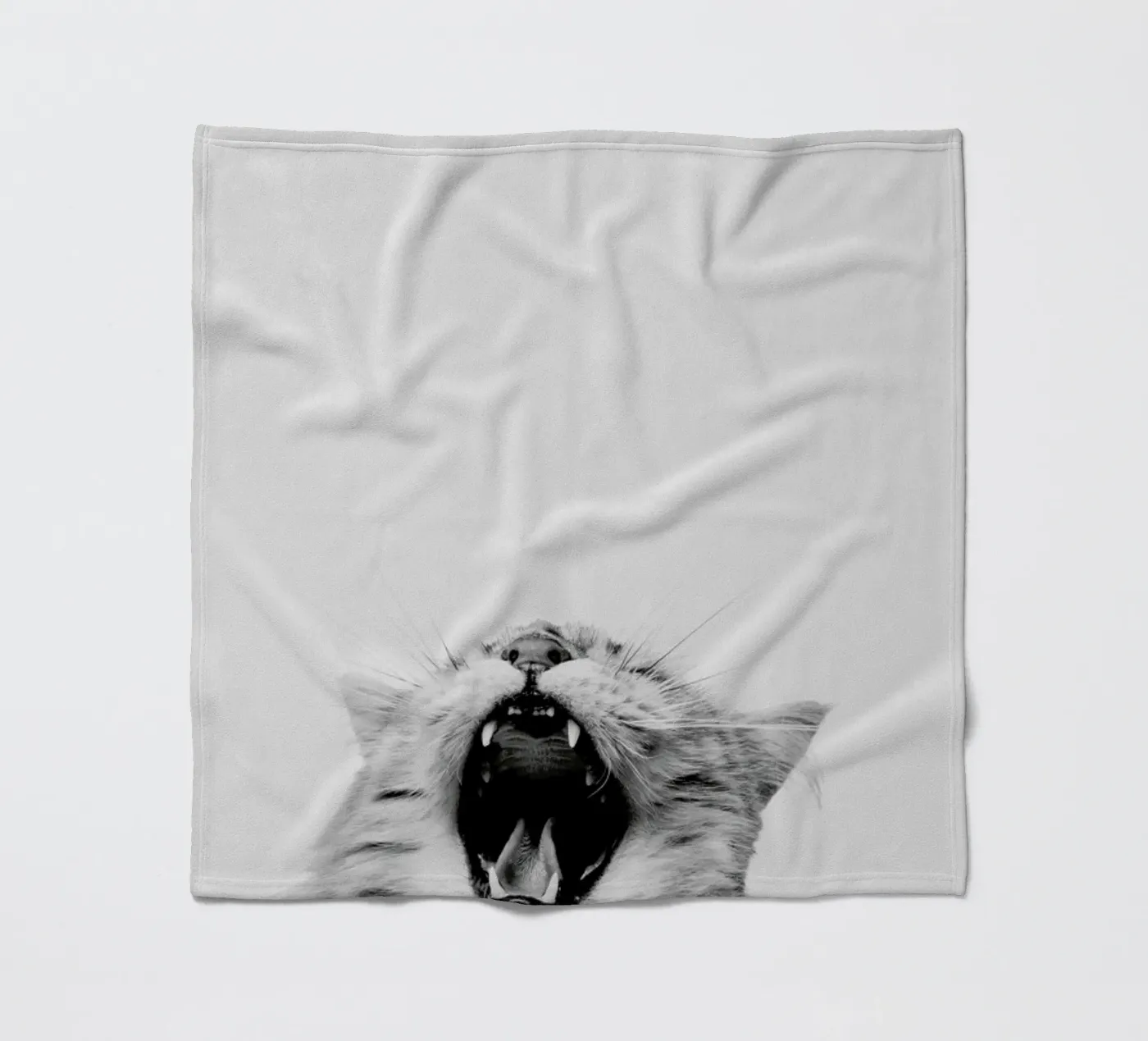 Roar fleece blanket by Paws & Claws