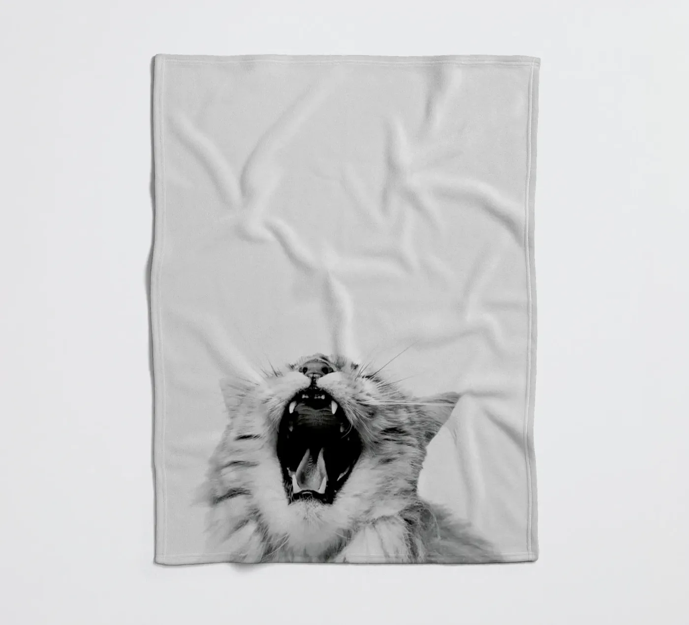 Roar fleece blanket by Paws & Claws