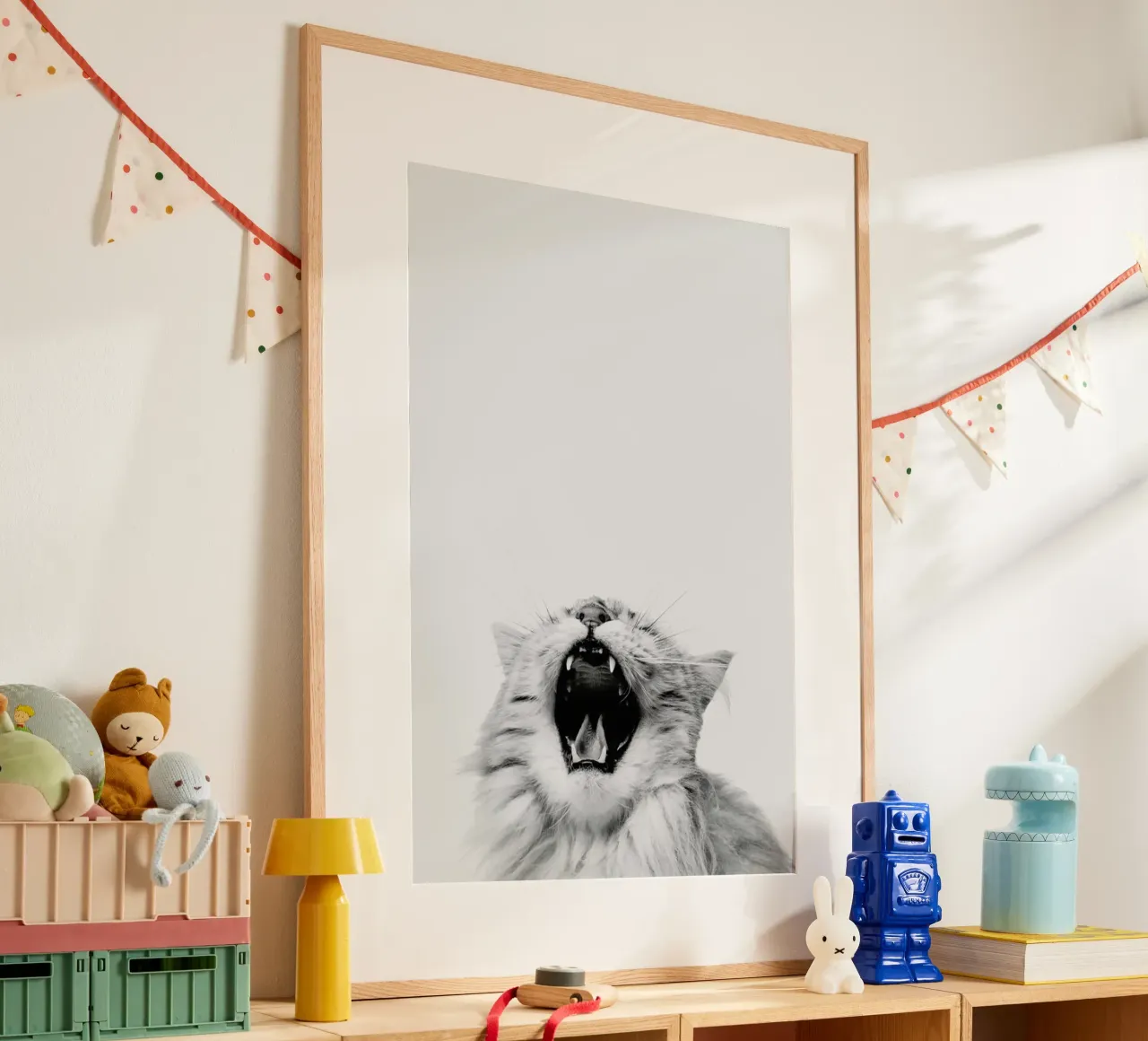 Roar poster da Paws & Claws