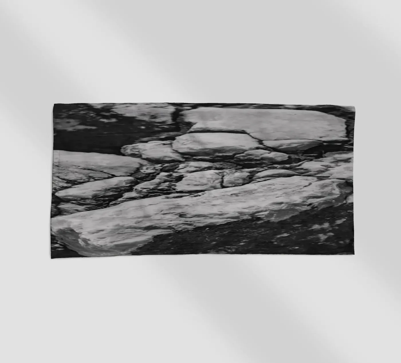 Solid stone structure Strandtuch von Carinaprint
