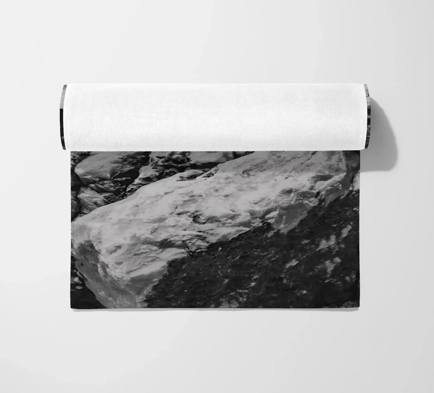 Solid stone structure Strandtuch von Carinaprint