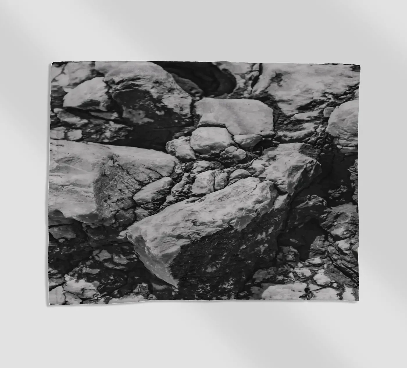 Solid stone structure Strandtuch von Carinaprint