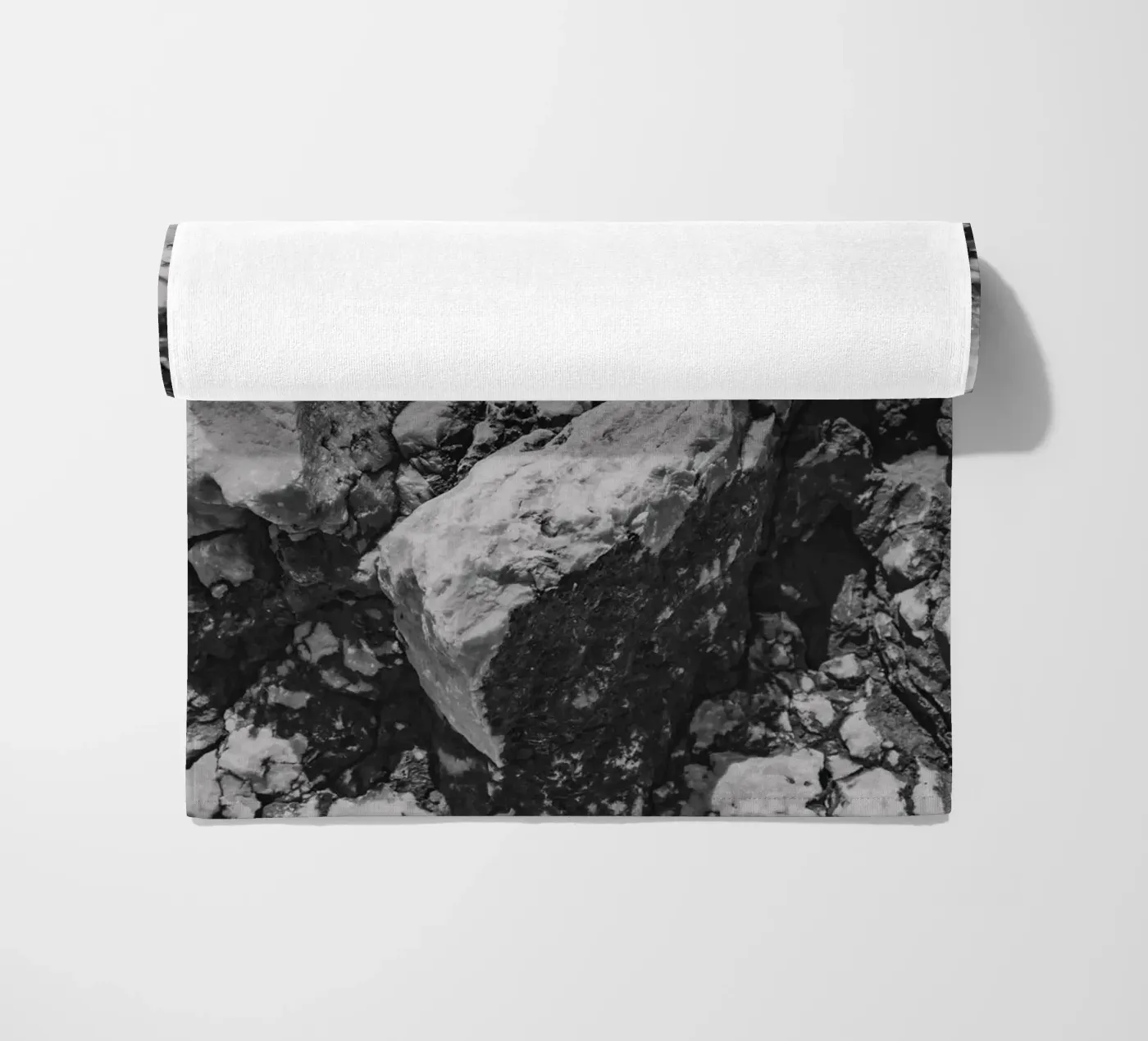 Solid stone structure Strandtuch von Carinaprint