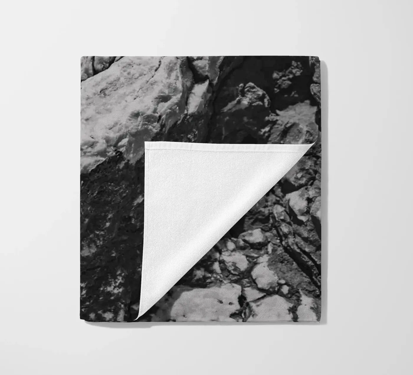 Solid stone structure Strandtuch von Carinaprint