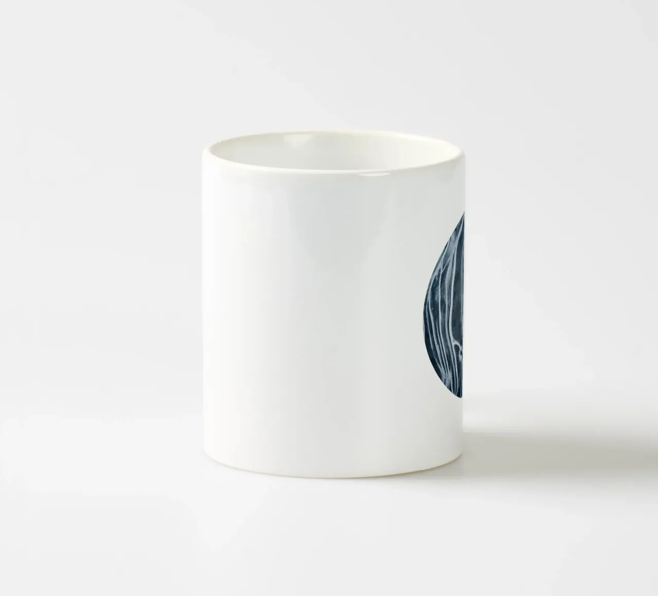 Entità astratta, linee di texture scandinave in bianco e nero tazza in ceramica da 83oranges