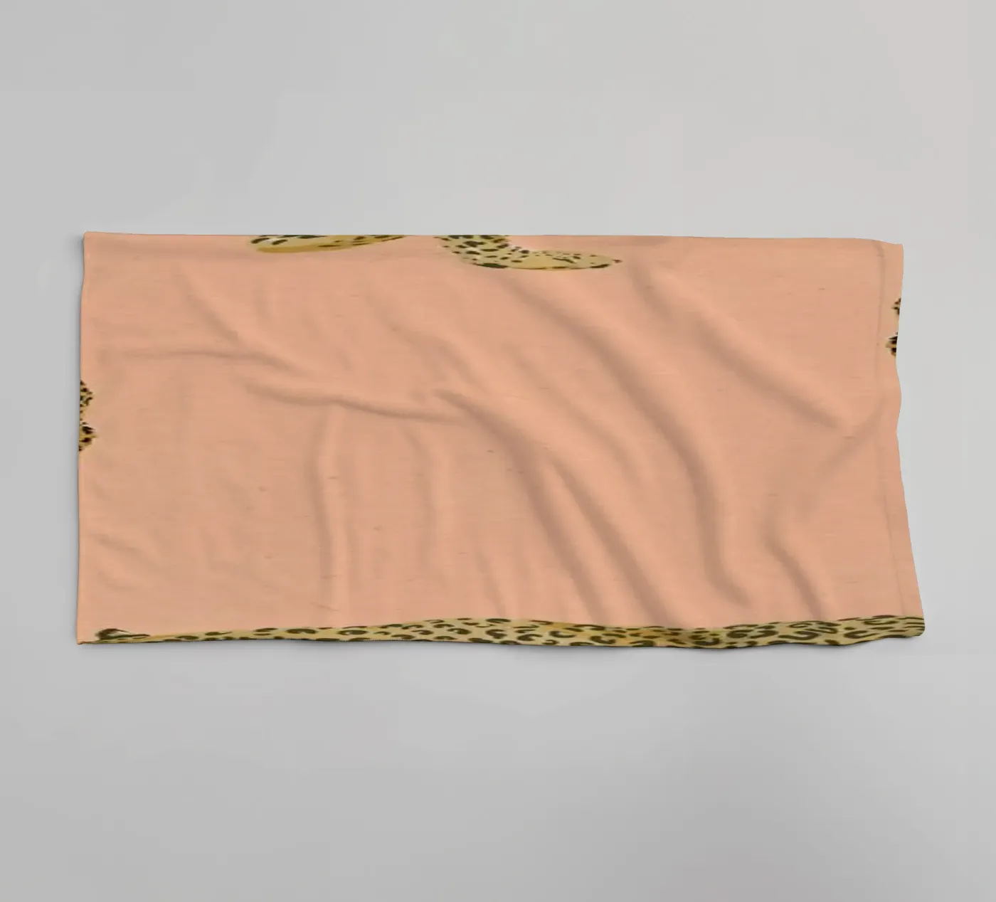 Sunset Leopards badhanddoek van Laura Graves