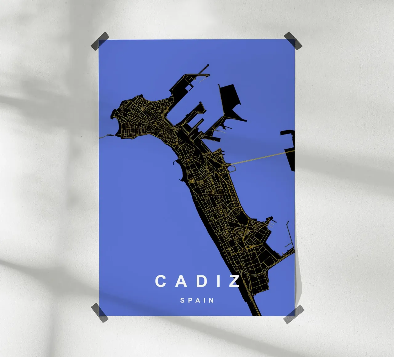 Cadice Spagna - Mappa della città in nero e oro poster con telaio in plastica da Cartographers Library