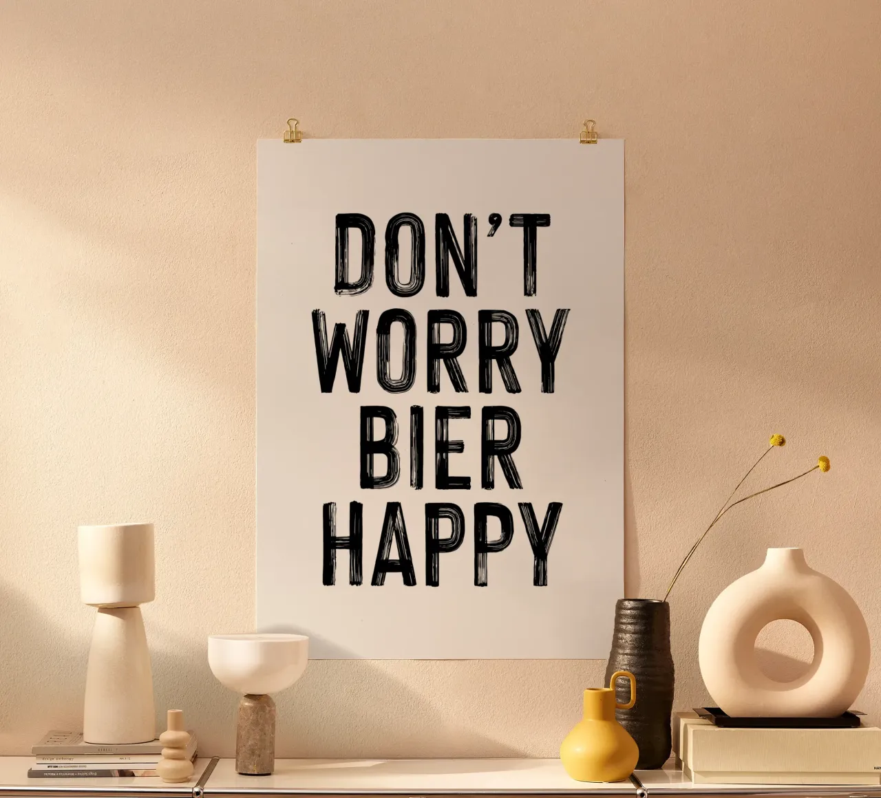 DON'T WORRY BIER HAPPY poster con telaio in legno da Katja Stehle Design