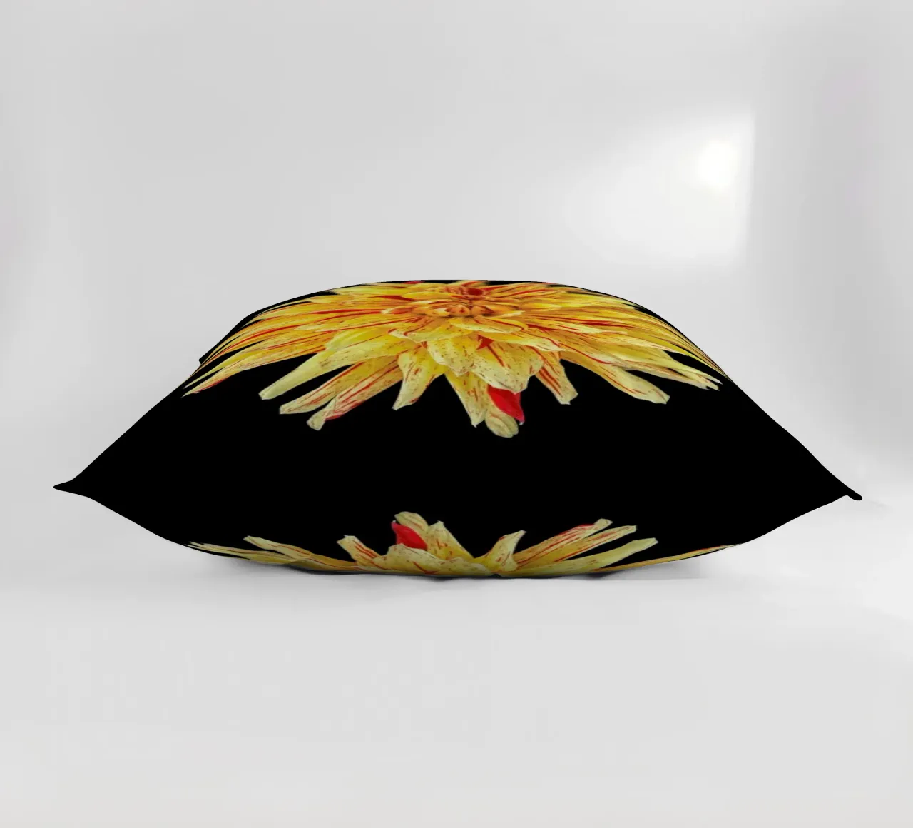 Dahlia 5 cuscino da Curious Collections by Marielle Leenders