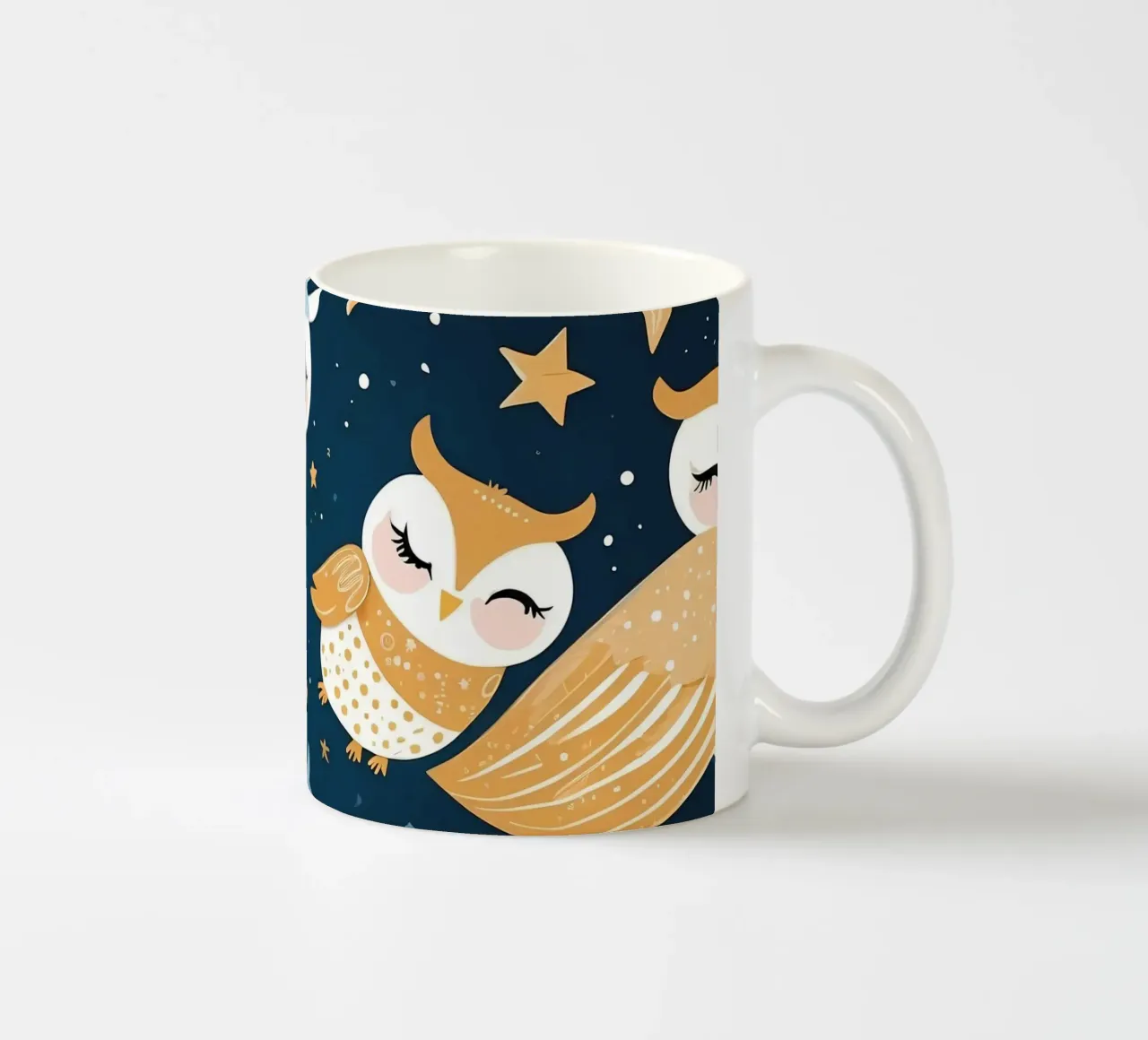 Fantastico disegno di gufo con stelle colorate in un cielo notturno tazza in ceramica da DesignDoodle