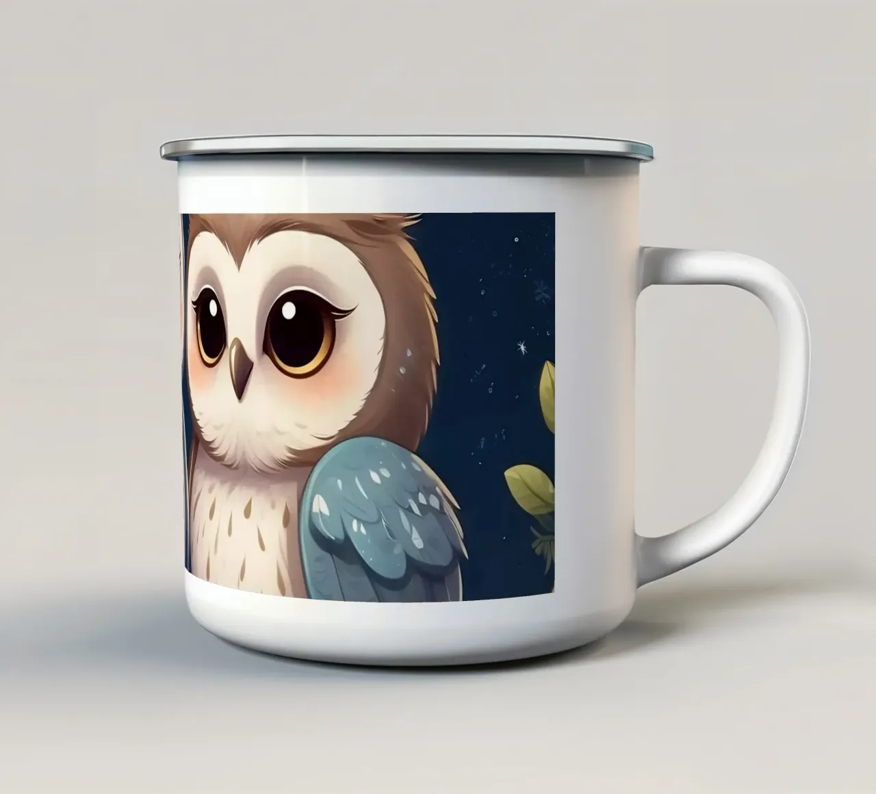 Due gufi appollaiati su un ramo sotto un cielo stellato notturno tazza in smalto da DesignDoodle