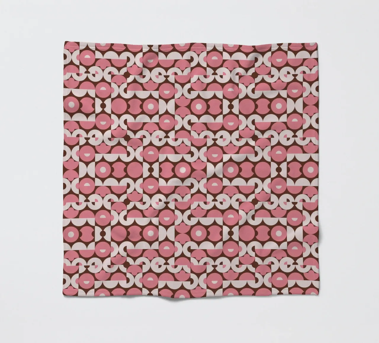 Modello di puzzle rosa a scacchiera coperta in pile da Little Dean