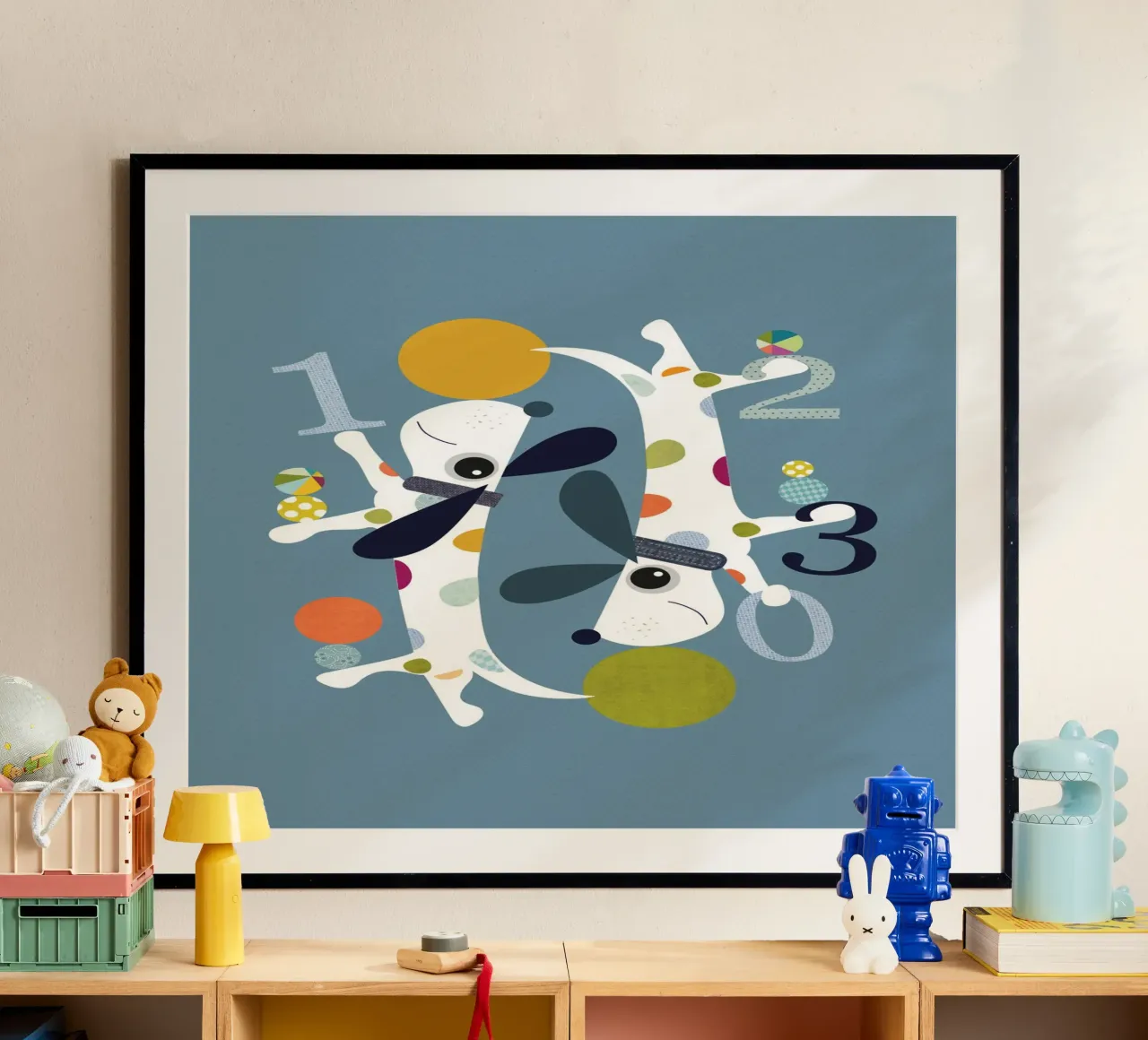 Illustrazione giocosa di numeri e cani poster con telaio in legno da JaySan Studio