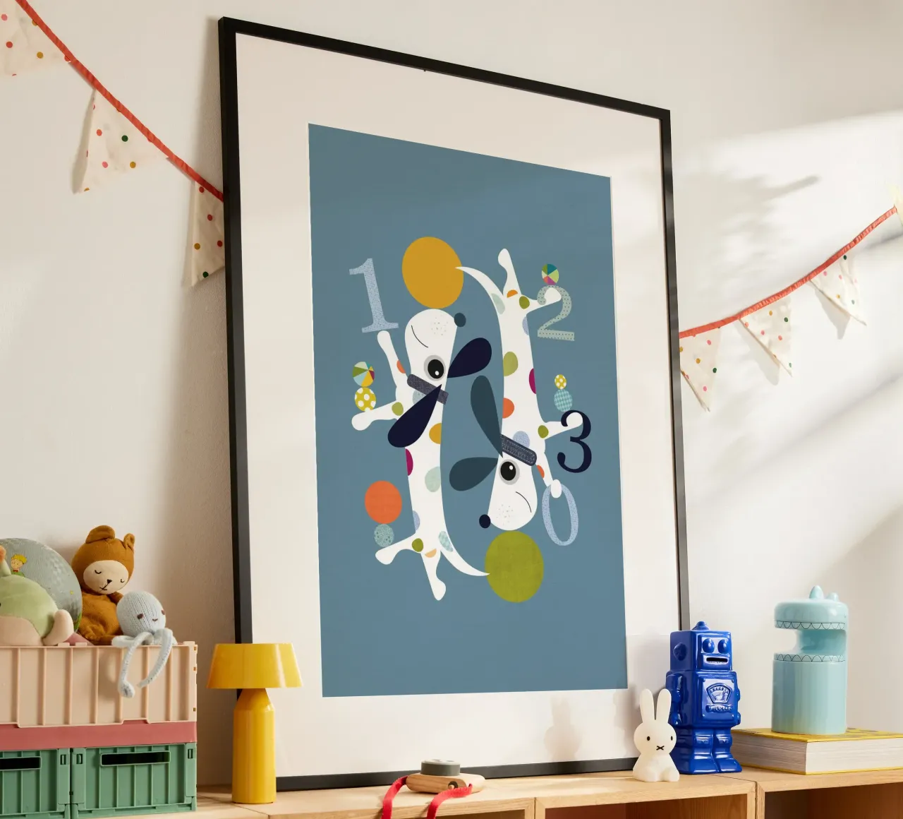 Illustrazione giocosa di numeri e cani poster con telaio in legno da JaySan Studio