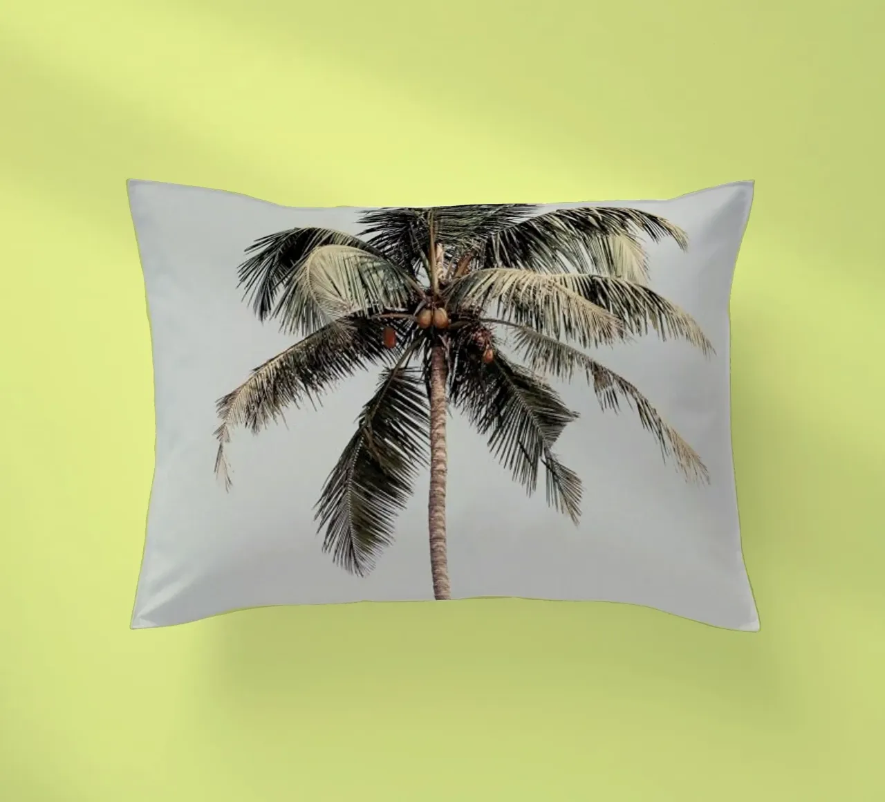 Palm Tree By The Beach cuscino da Victoria Frost