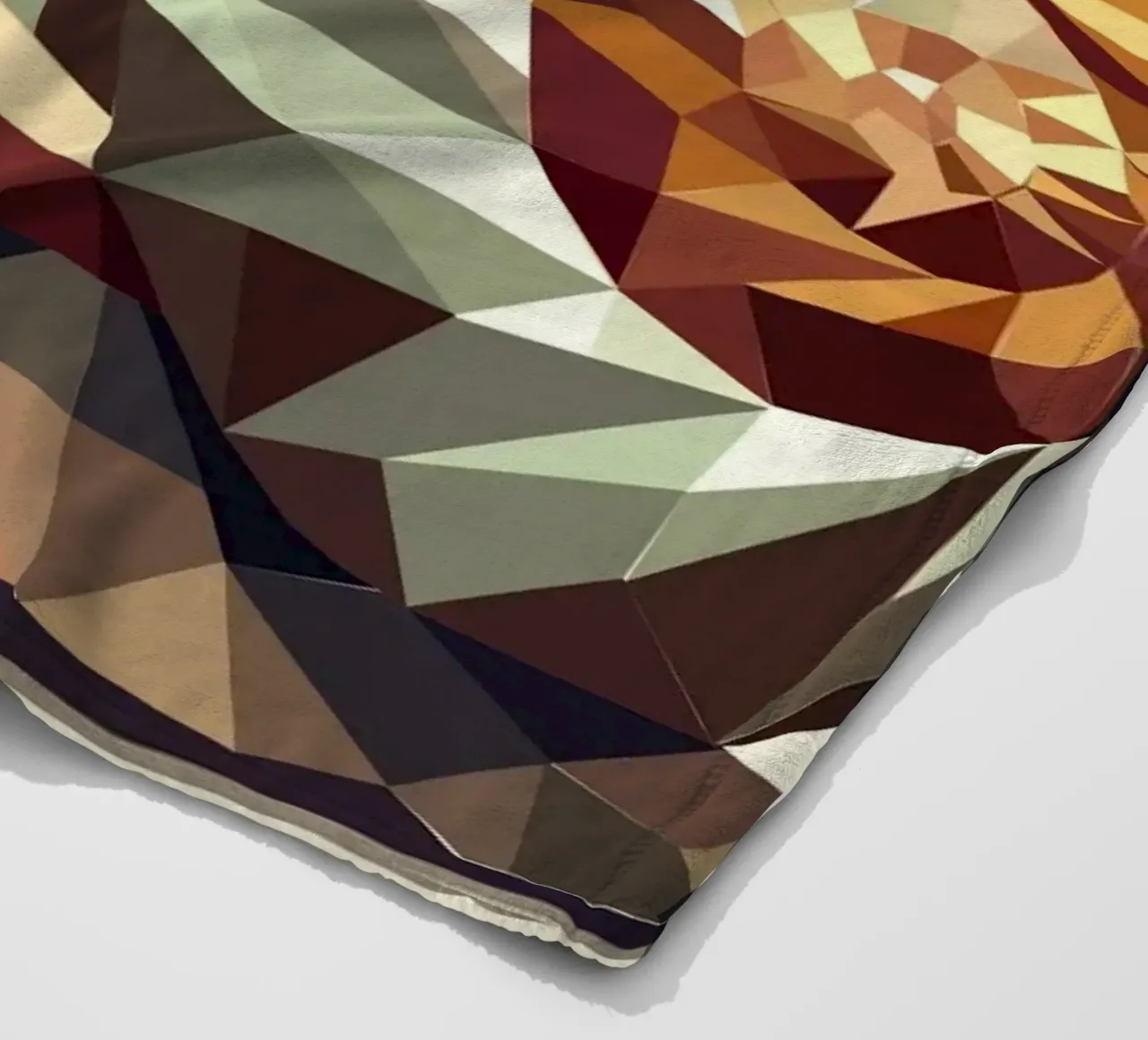Lumaca geometrica - Opera d'arte stilizzata low-poly coperta in pile da namosh