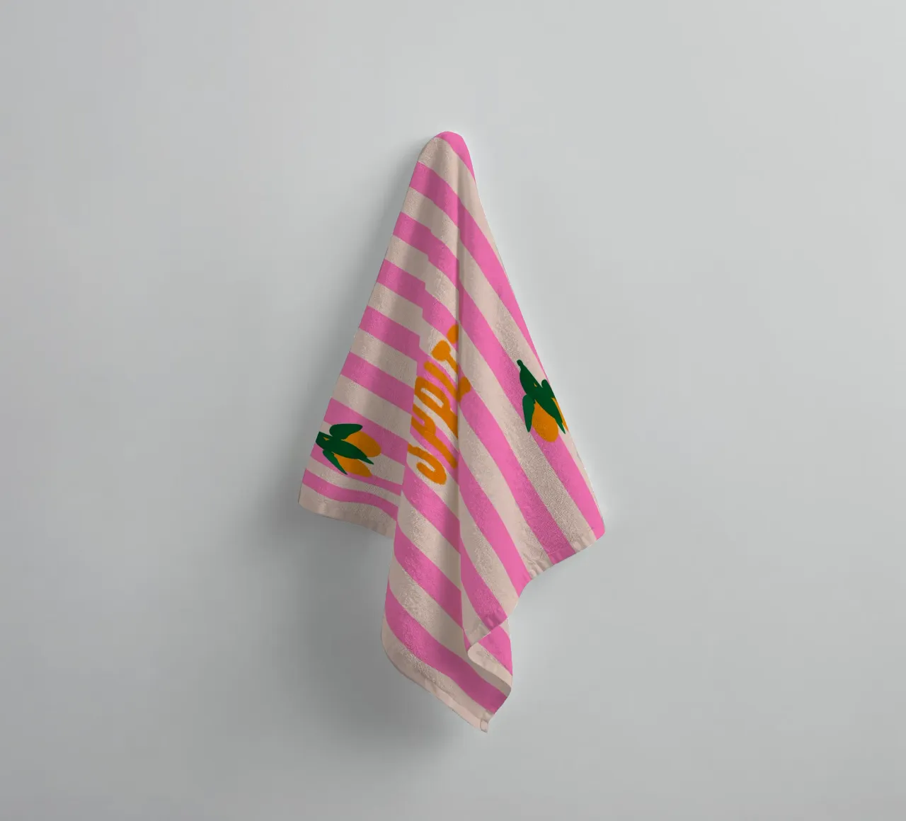 Spritz arancione su strisce rosa con arance asciugamano da bagno da Alisa Knöß