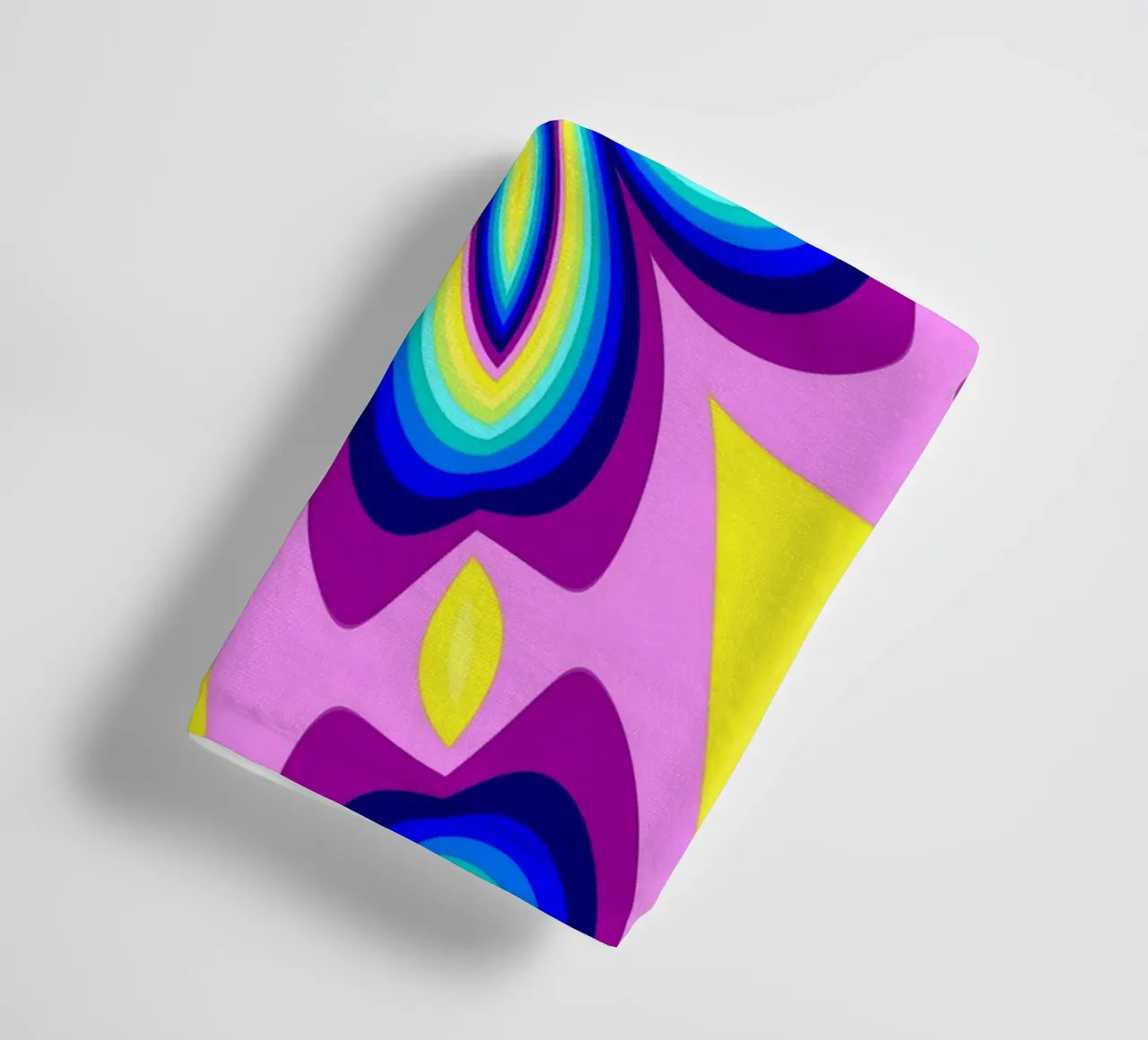 Caleidoscopio dai colori vivaci blu-rosa-giallo-viola-turchese asciugamano da bagno da Gürsel Yesil Digital Art