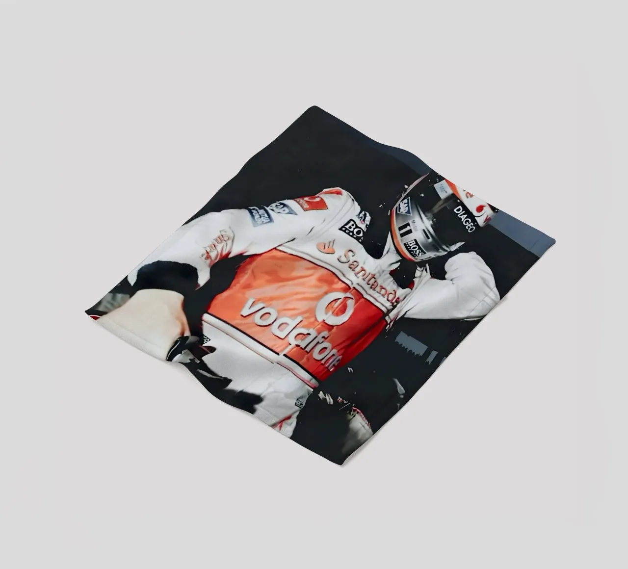 Fernando Alonso coperta in pile da Low poly art