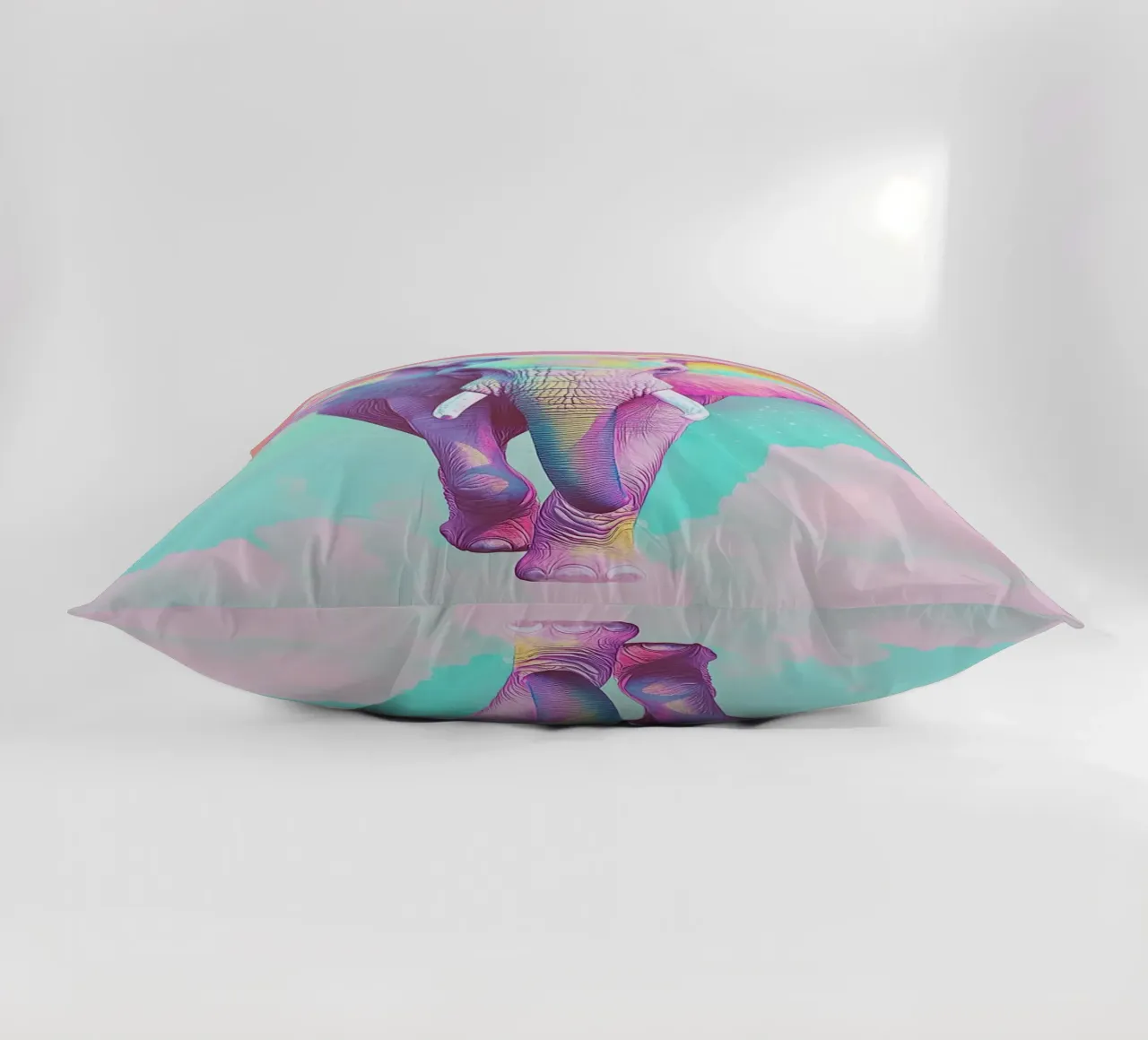 L'éléphant : un géant tout en douceur coussin de Nikis Art Studio