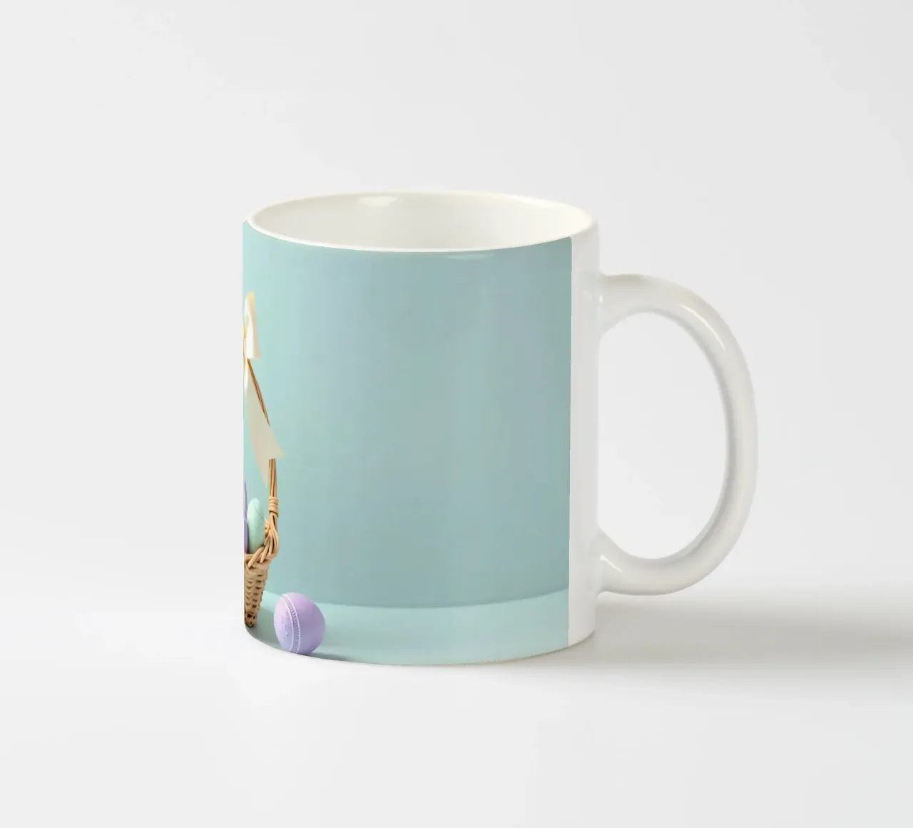 Cestino di Pasqua pieno di uova colorate tazza in ceramica da DesignDoodle