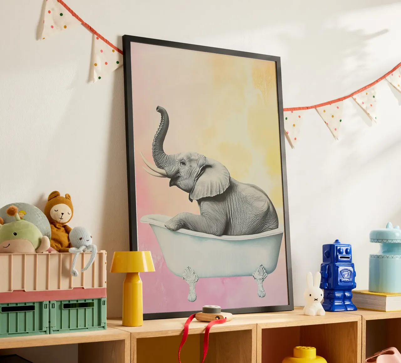 Elefante: bagno caldo, animale grande poster con telaio in legno da Nikis Art Studio