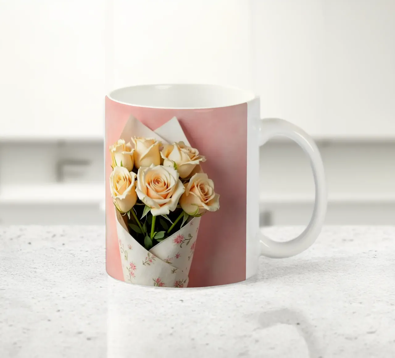 Bouquet di rose color pesca appena confezionato tazza in ceramica da DesignDoodle