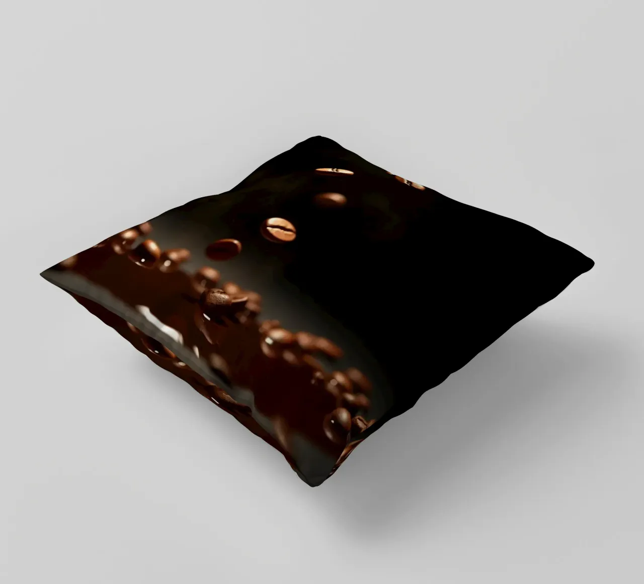 Chicchi di caffè che cadono con grazia sopra una pozza di caffè fresco cuscino da DesignDoodle
