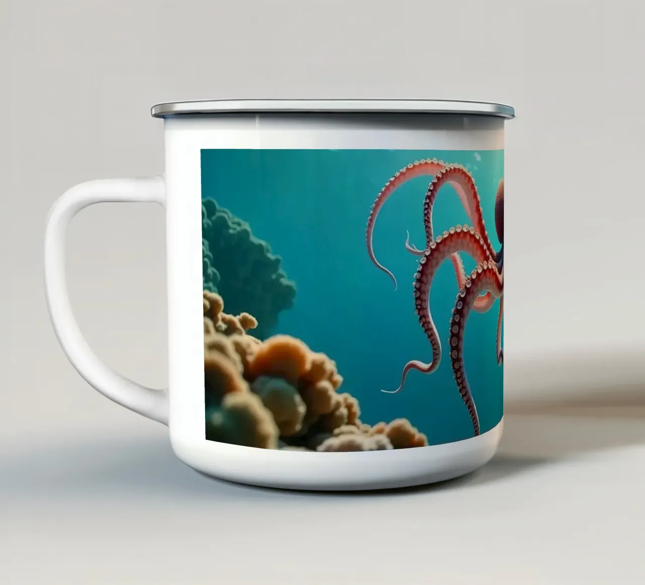 polpo che nuota con grazia nella barriera corallina tazza in smalto da DesignDoodle