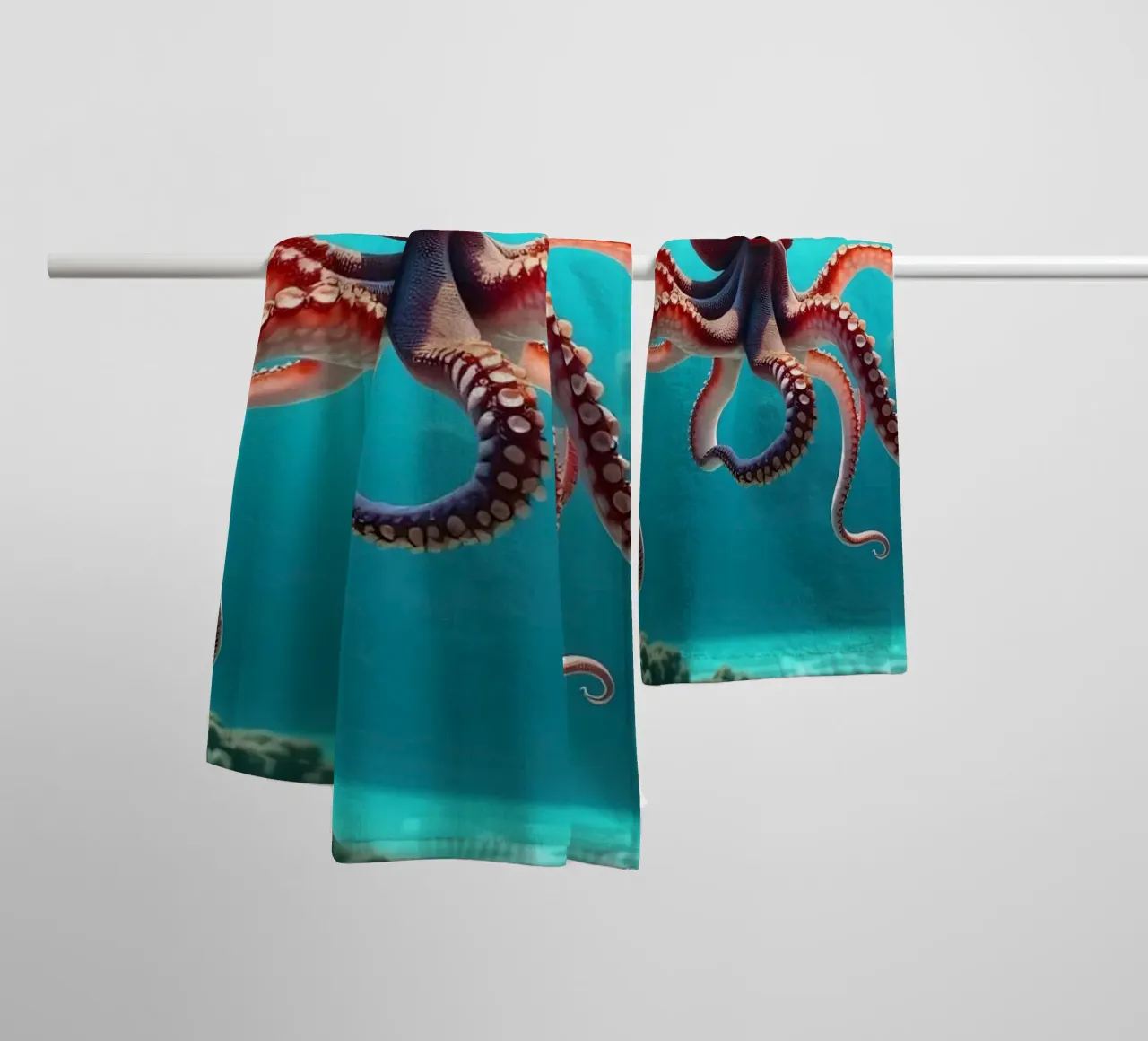 pulpo nadando graciosamente por un arrecife de coral toalla de baño de DesignDoodle