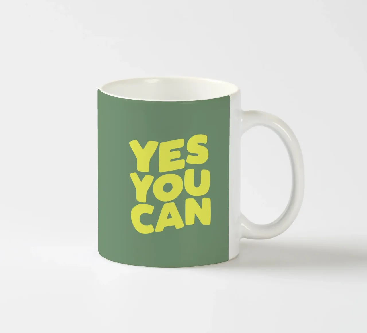 Yes You Can Motivational Typography Print in Yellow Green (imprimé typographique motivant en jaune et vert) mug en céramique de THE MOTIVATED TYPE