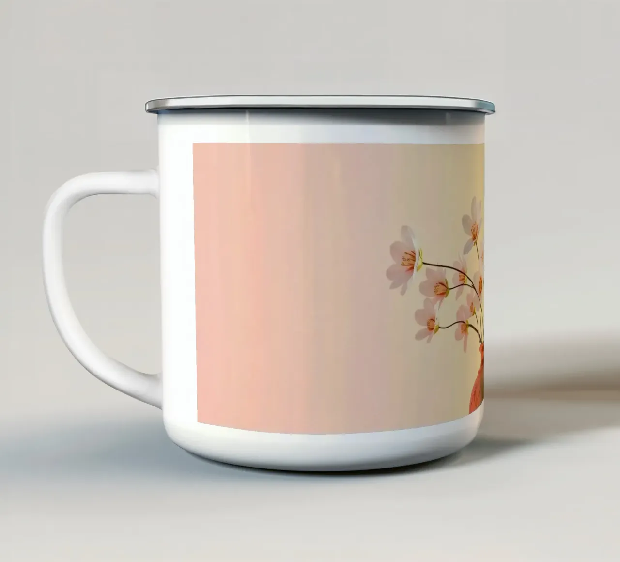 Eleganti fiori bianchi in un vaso decorativo dorato tazza in smalto da DesignDoodle