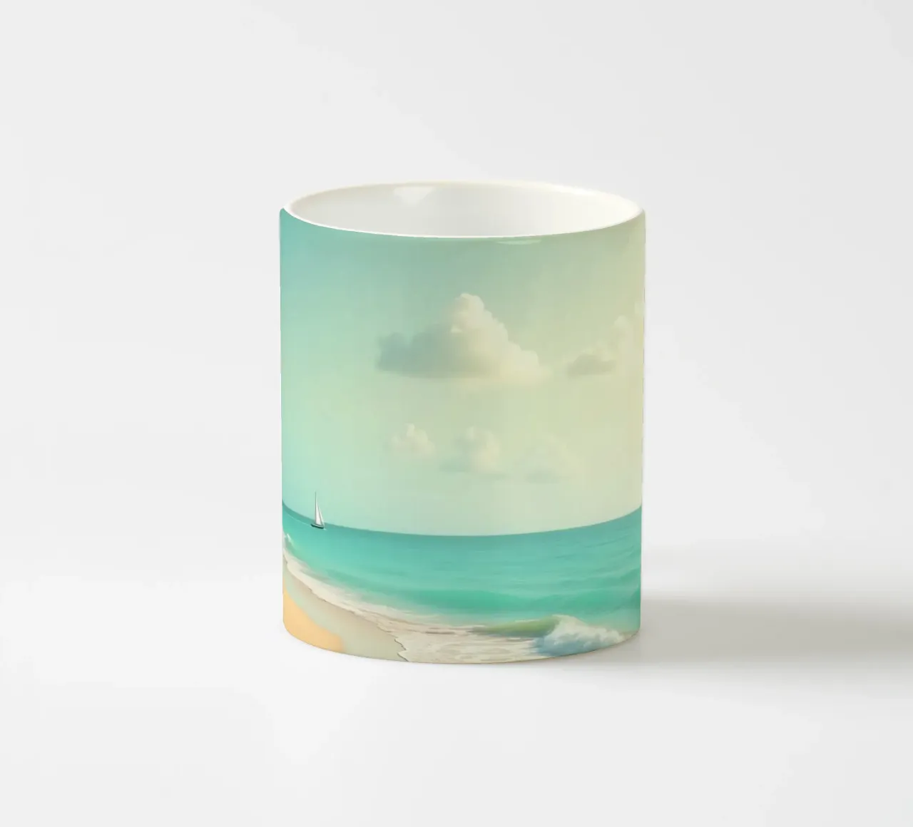 Spiaggia tropicale con palme e barca a vela su un oceano tranquillo tazza in ceramica da DesignDoodle