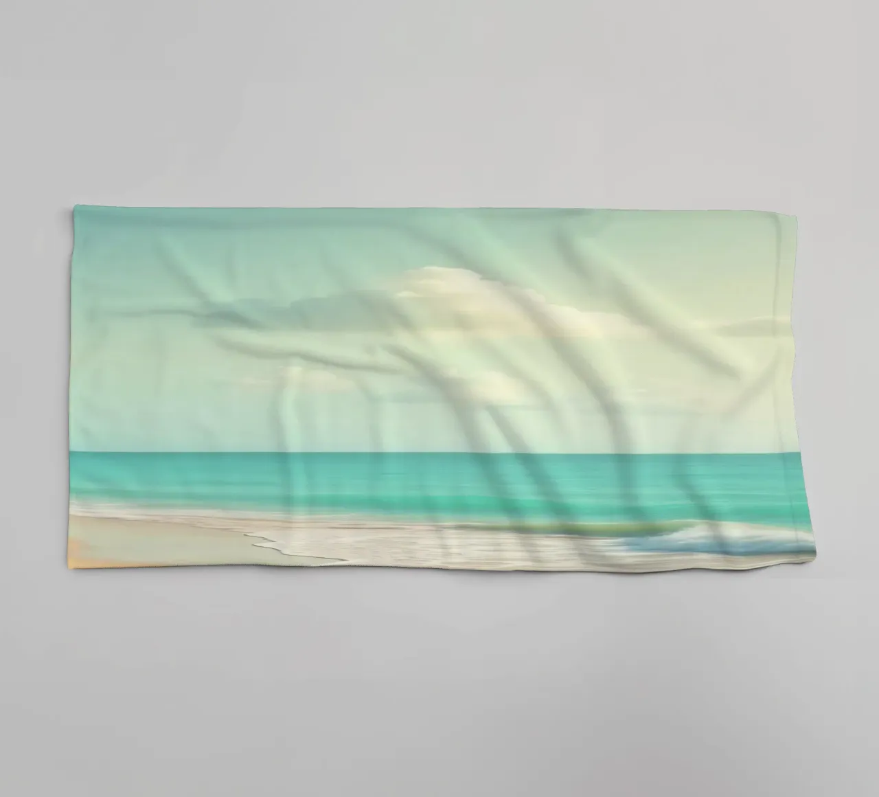 Spiaggia tropicale con palme e barca a vela su un oceano tranquillo asciugamano da bagno da DesignDoodle